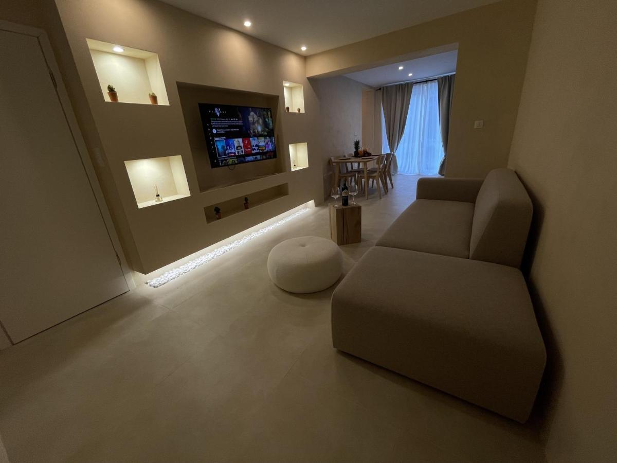 Cozy Apartment Matijas With Private Parking And Terrace Split Exterior photo