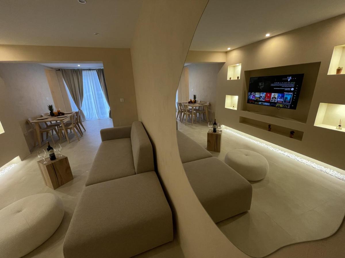 Cozy Apartment Matijas With Private Parking And Terrace Split Exterior photo