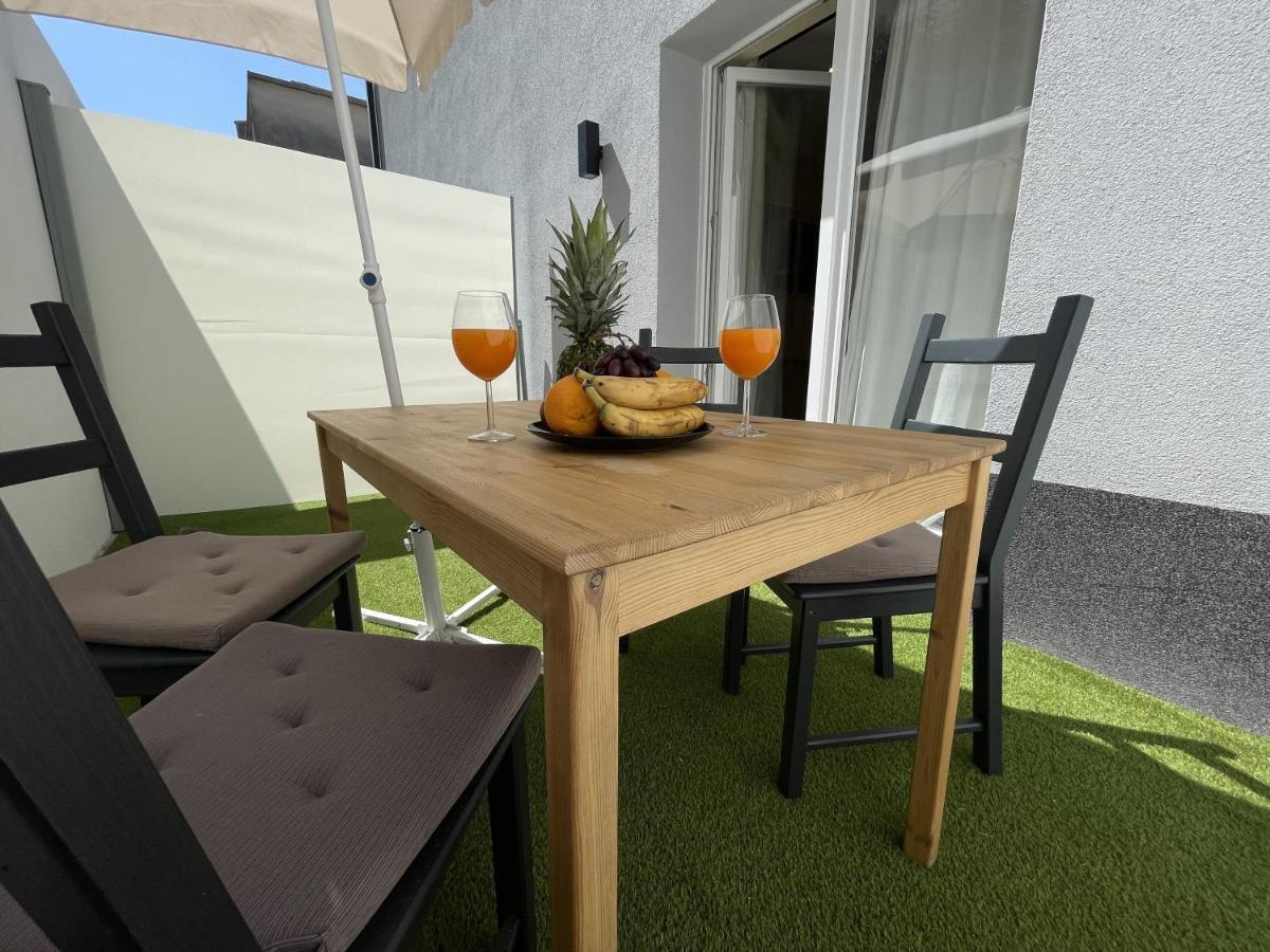 Cozy Apartment Matijas With Private Parking And Terrace Split Exterior photo