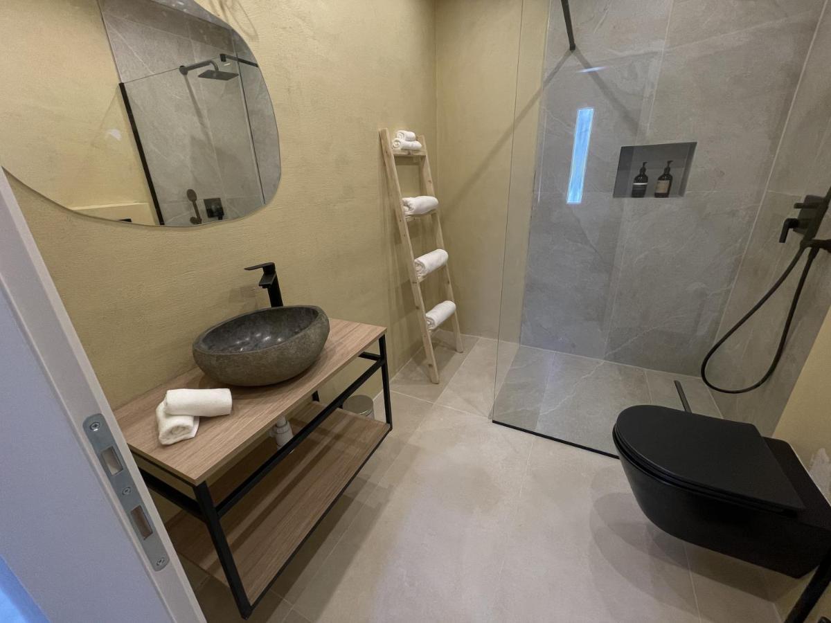 Cozy Apartment Matijas With Private Parking And Terrace Split Exterior photo